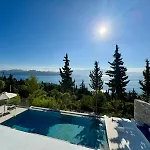 Blue Breeze Villa Nikiana