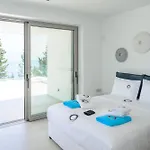 Villa Blue Breeze Nikiana